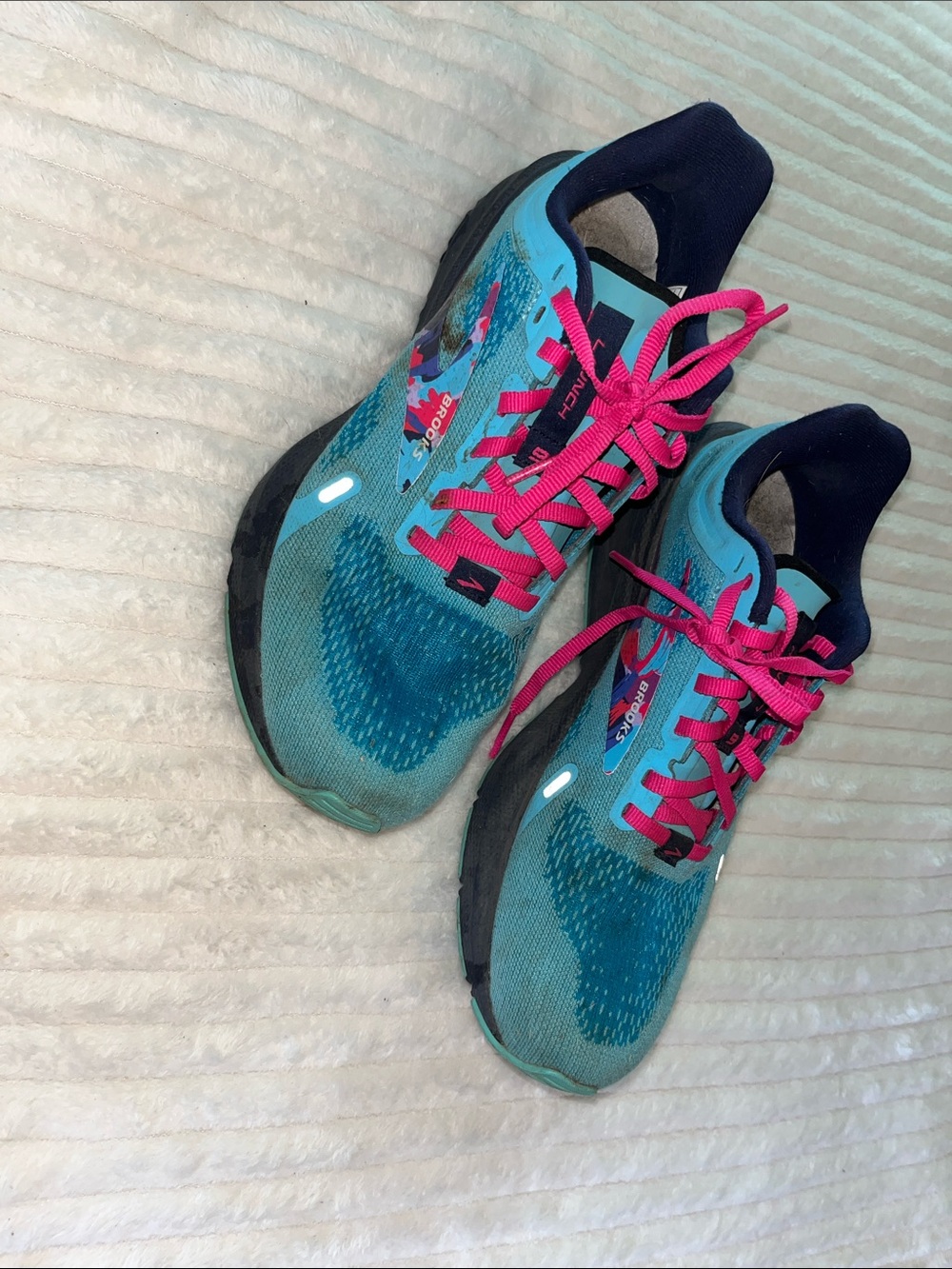 Brooks Women's Teal Running Shoes with Pink Laces